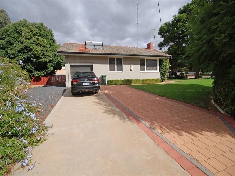 33 Daglish Street, Narrogin WA 6312