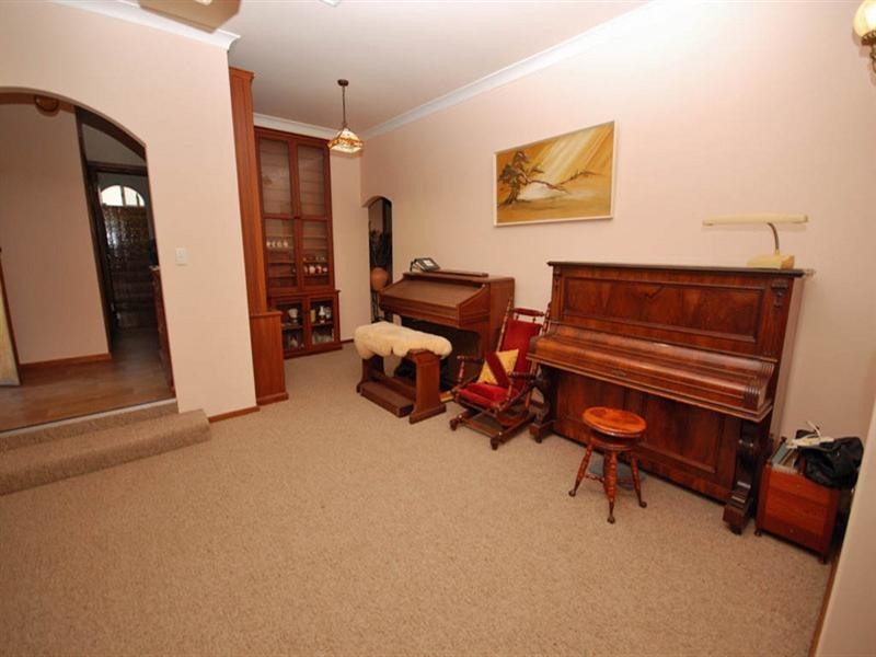 2 Hough Street, Narrogin WA 6312