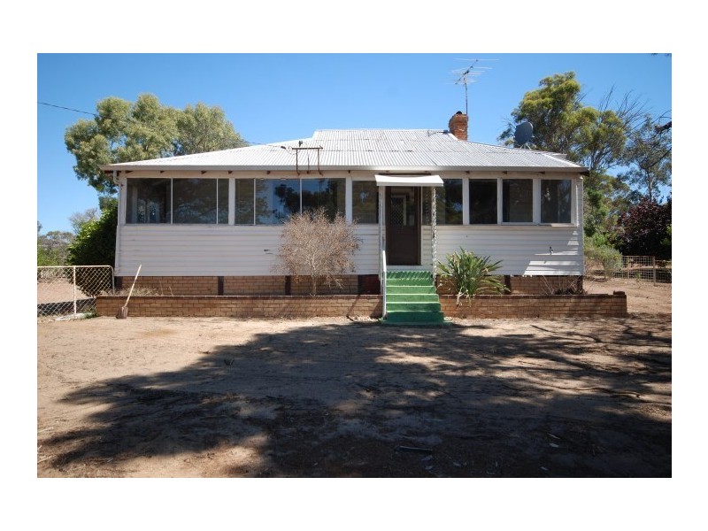 17 Felspar Street, Narrogin WA 6312