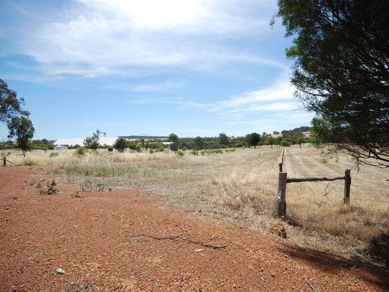 183 Narrogin Road, Williams WA 6391