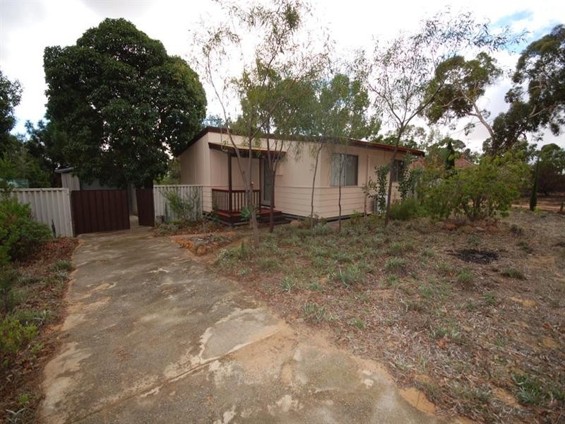 17 Connor Street, Yealering WA 6372