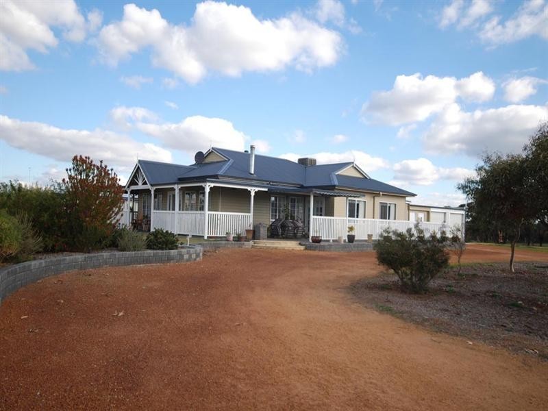 32 Curlew Way, Wickepin WA 6370