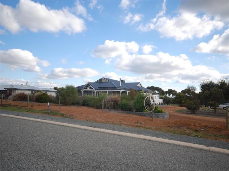 32 Curlew Way, Wickepin WA 6370