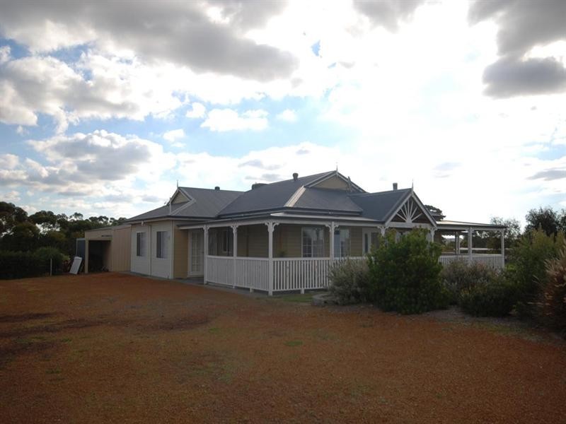 32 Curlew Way, Wickepin WA 6370