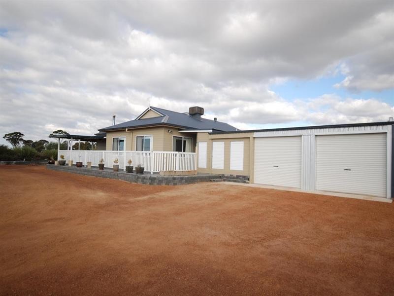 32 Curlew Way, Wickepin WA 6370