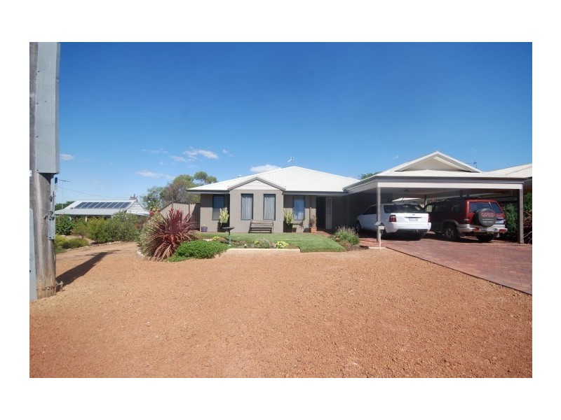 65 Falcon Street, Narrogin WA 6312