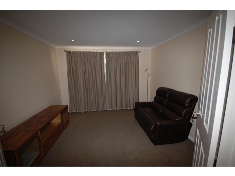 65 Falcon Street, Narrogin WA 6312