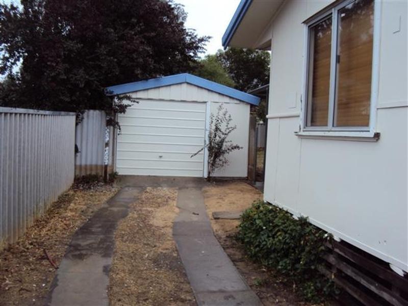 12 Clark Street, Narrogin WA 6312