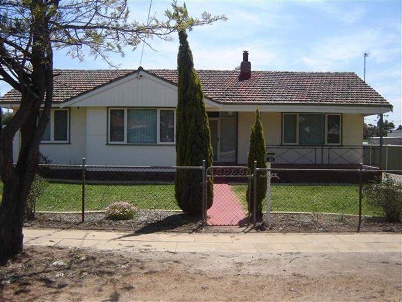 24 Ensign Street, Narrogin WA 6312