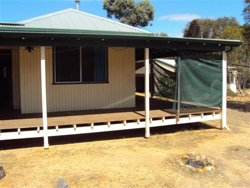 54 Carton Street, Cuballing WA 6311