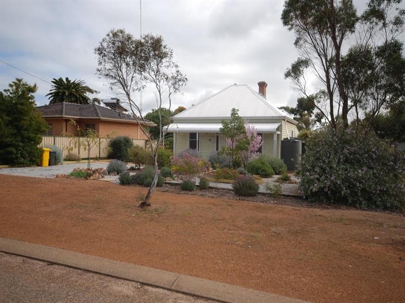 49 Johnston Street, Wickepin WA 6370