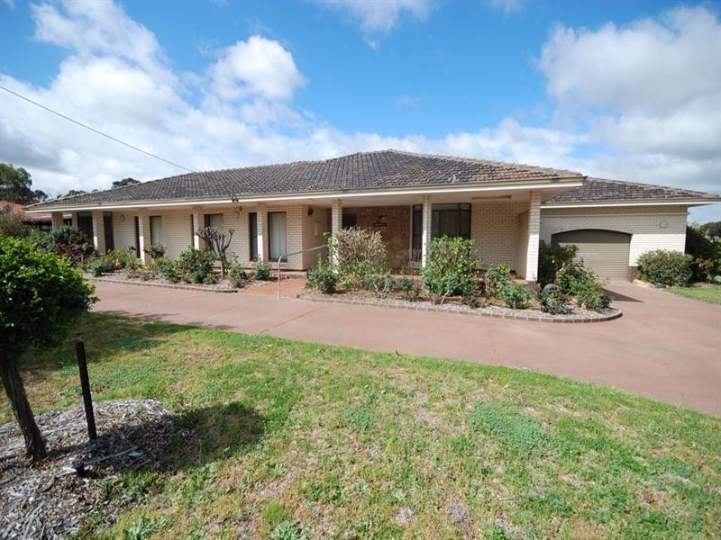 5 Shire Street, Pingelly WA 6308