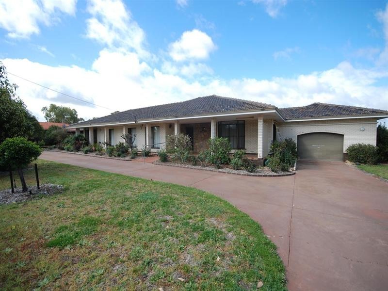 5 Shire Street, Pingelly WA 6308