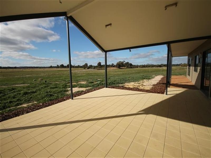 303 Simmons Road, Narrogin WA 6312