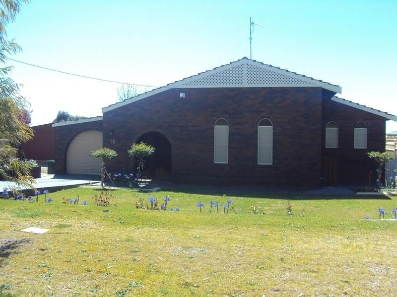 16 Hough Street, Narrogin WA 6312