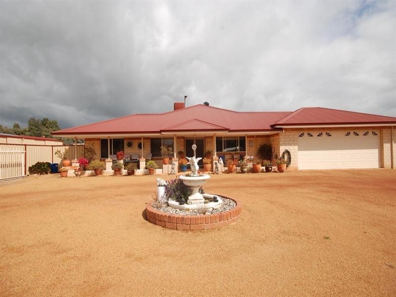 38 Mokine Road, Narrogin WA 6312