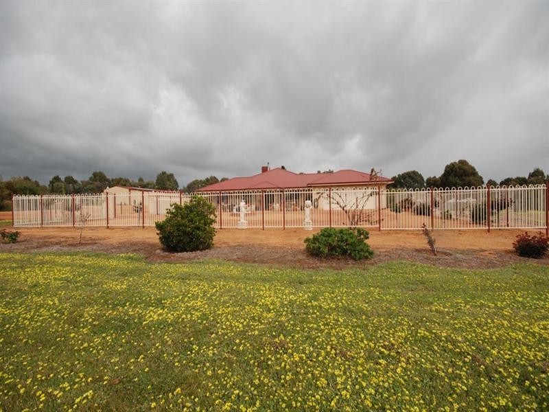 38 Mokine Road, Narrogin WA 6312