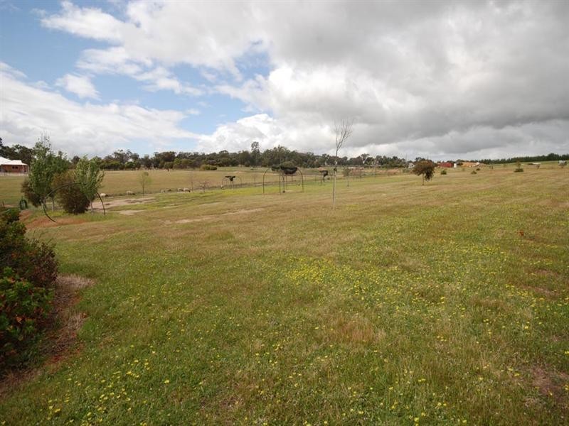 38 Mokine Road, Narrogin WA 6312