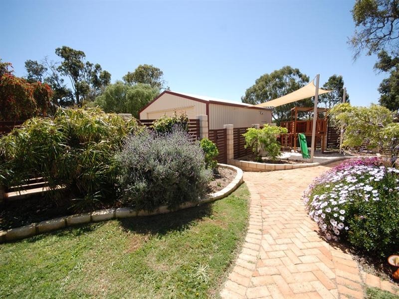 125 Narrakine Road, Narrogin WA 6312