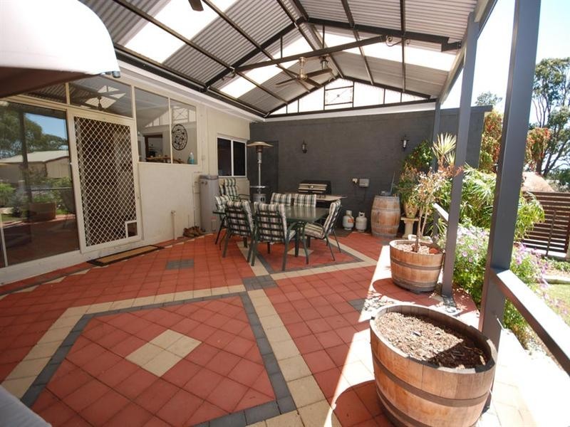 125 Narrakine Road, Narrogin WA 6312