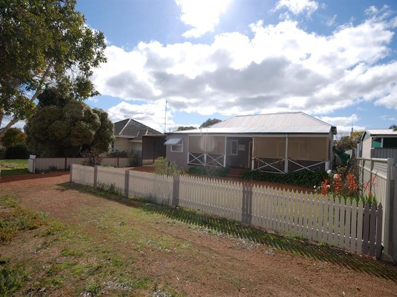 53 Grant Street, Narrogin WA 6312
