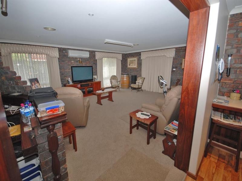 25 Hough Street, Narrogin WA 6312