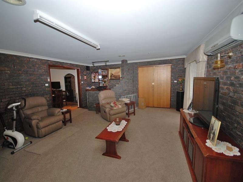 25 Hough Street, Narrogin WA 6312