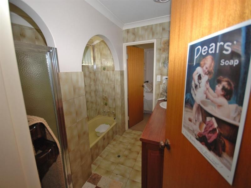 25 Hough Street, Narrogin WA 6312