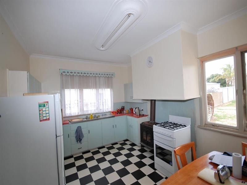 24 Connor Street, Yealering WA 6372