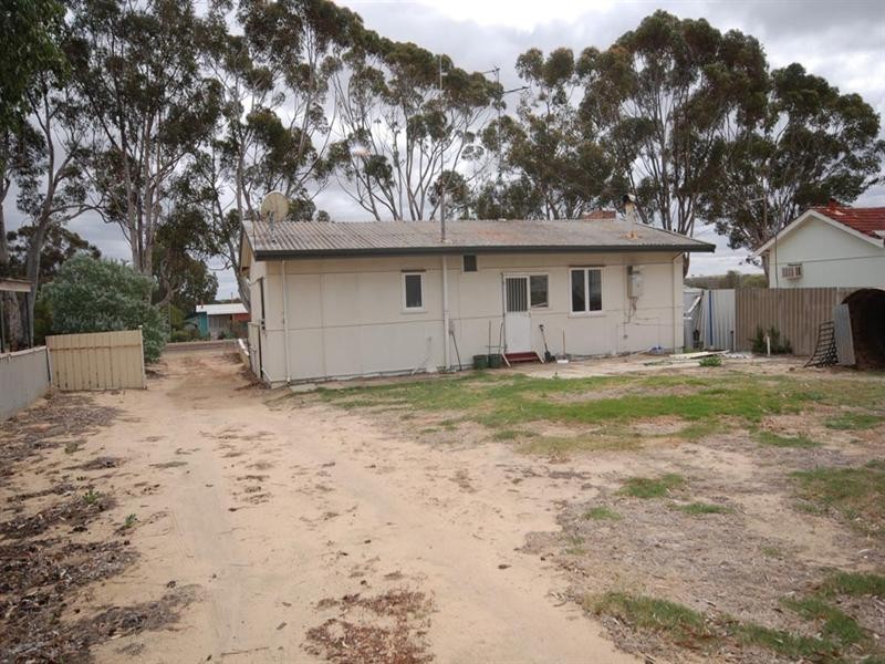 24 Connor Street, Yealering WA 6372
