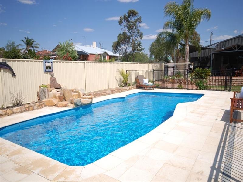 25 Hansard Street, Narrogin WA 6312