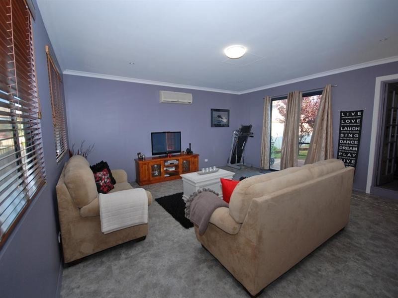 25 Hansard Street, Narrogin WA 6312