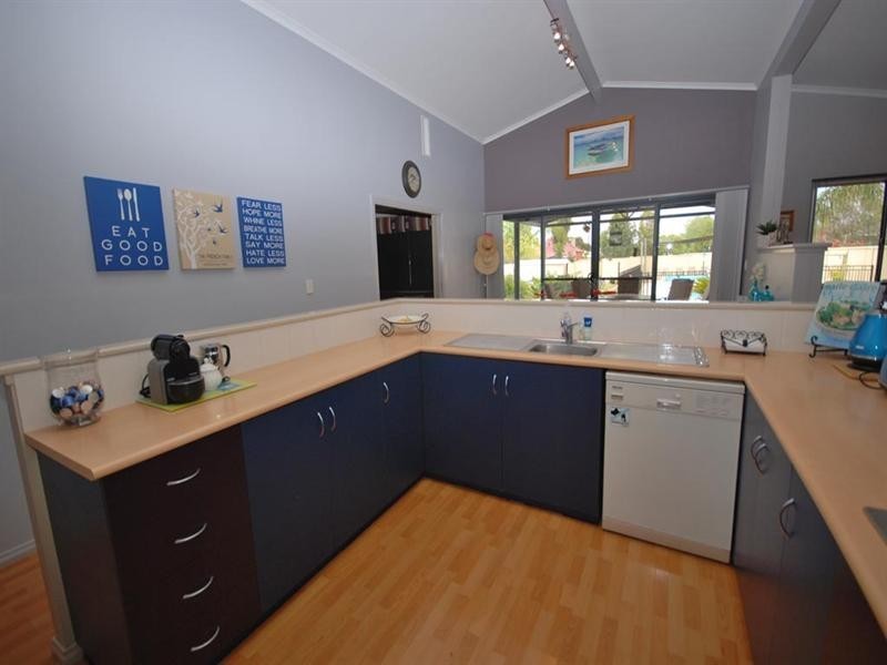 25 Hansard Street, Narrogin WA 6312