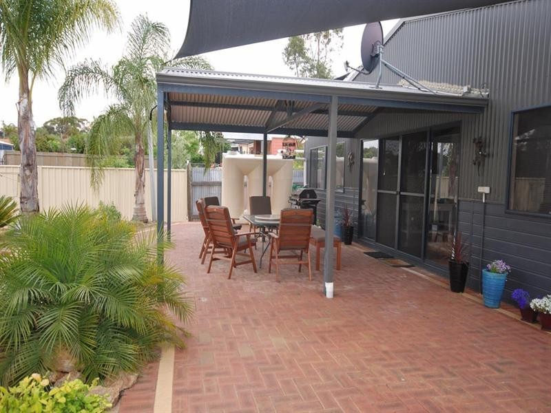 25 Hansard Street, Narrogin WA 6312