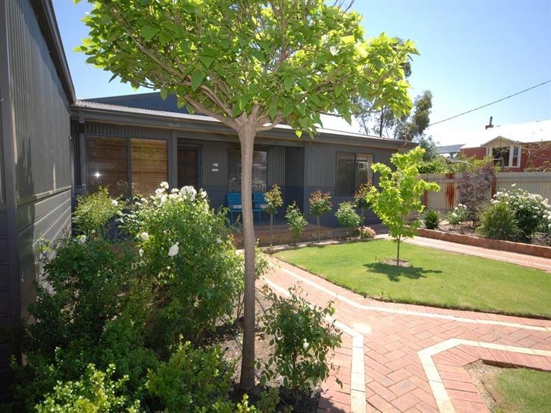 25 Hansard Street, Narrogin WA 6312