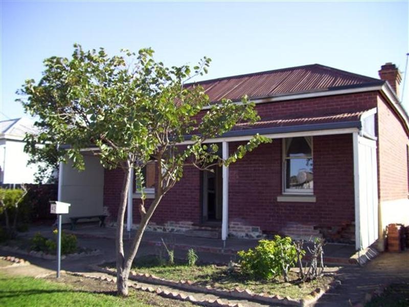 42 Fairway Street, Narrogin WA 6312