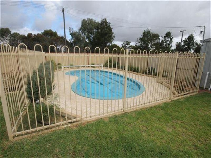 35 Palmer Street, Narrogin WA 6312