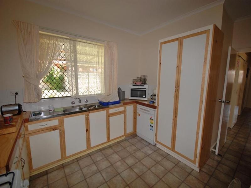 2 Sydney Hall Way, Narrogin WA 6312