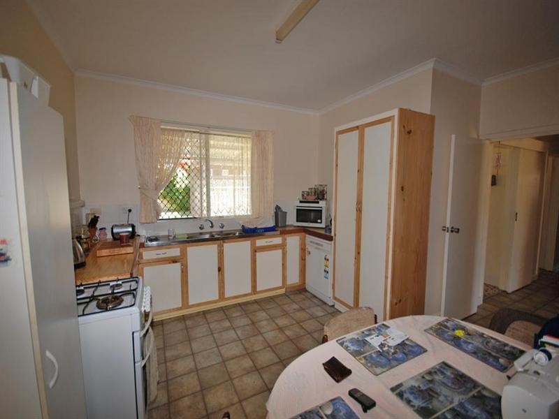 2 Sydney Hall Way, Narrogin WA 6312