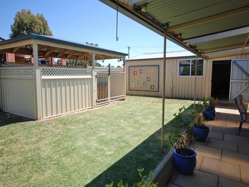 2 Sydney Hall Way, Narrogin WA 6312