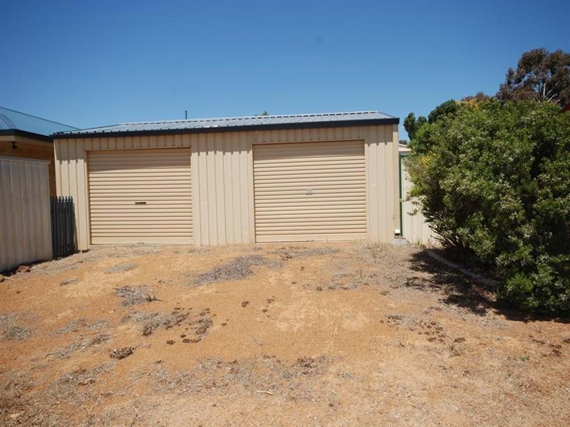 2 Sydney Hall Way, Narrogin WA 6312