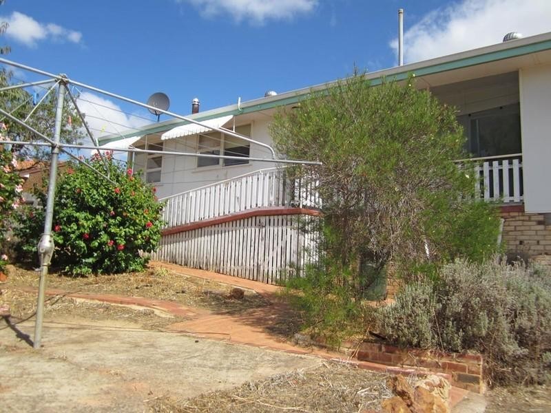 149 Narrakine Road, Narrogin WA 6312