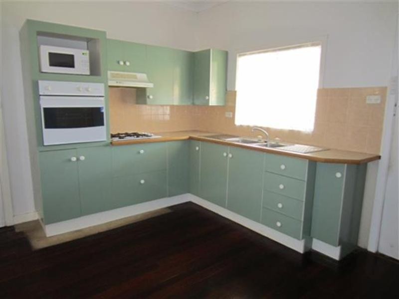 28 Doney, Narrogin WA 6312