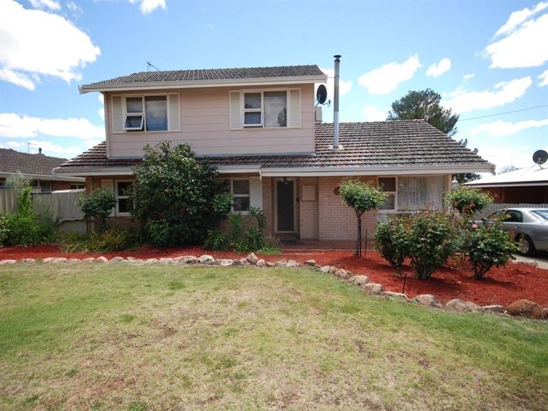 102 Ensign Street, Narrogin WA 6312