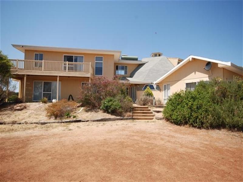 2 Graham Road, Narrogin WA 6312