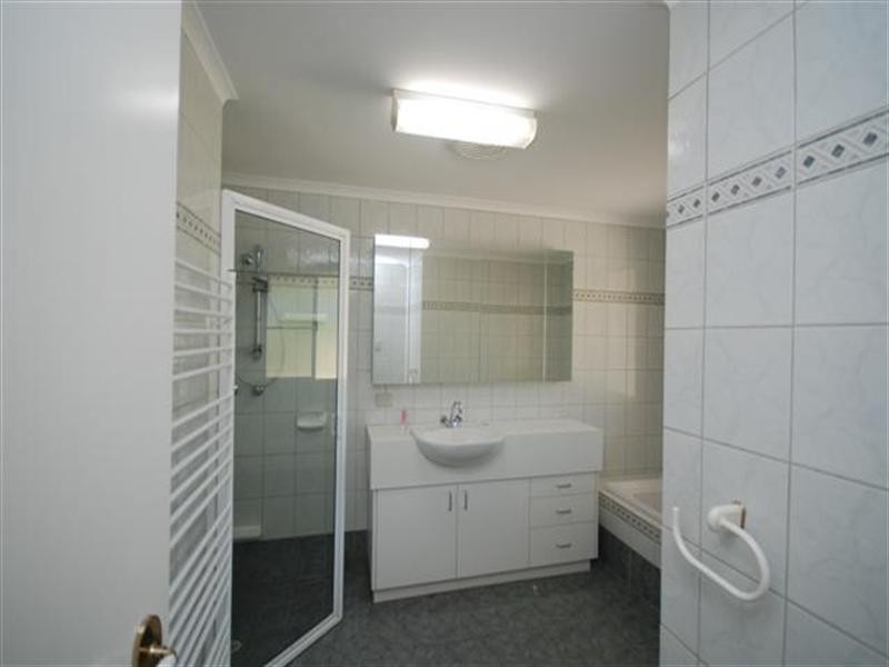 2 Graham Road, Narrogin WA 6312