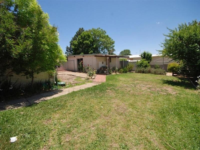 5 Sydney Hall Way, Narrogin WA 6312