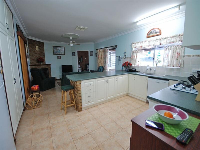 7 May Street, Narrogin WA 6312