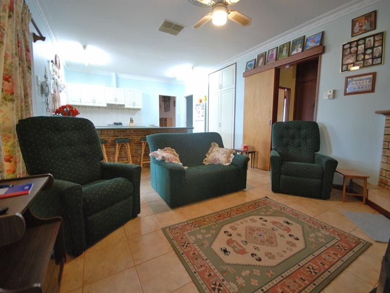 7 May Street, Narrogin WA 6312