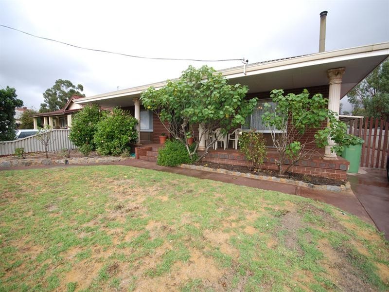 7 May Street, Narrogin WA 6312